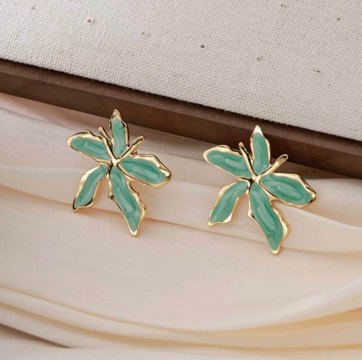 Turquoise flower stud earrings gold tone enamel - dorie jewelry