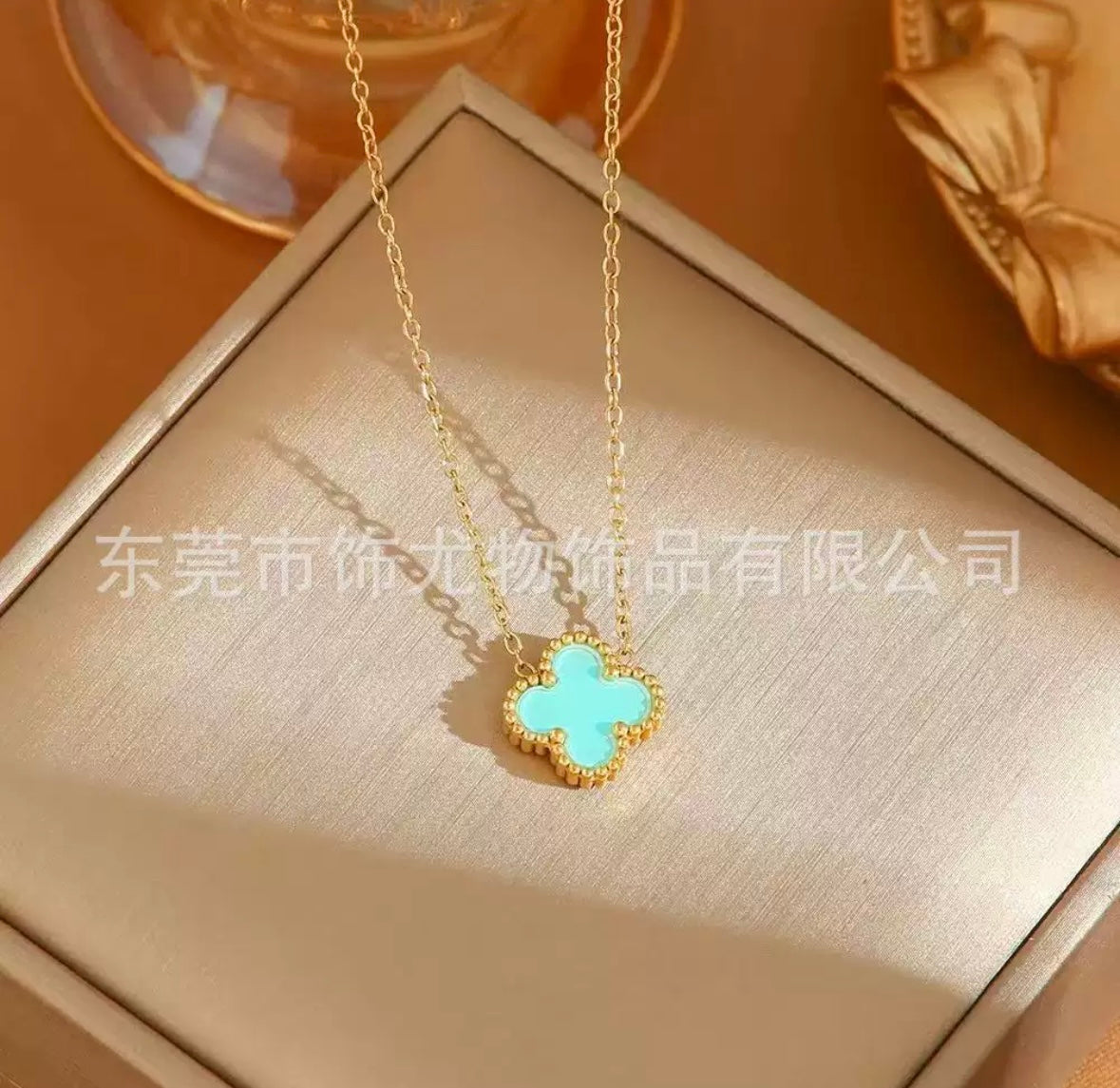 4 Style Icon Necklace